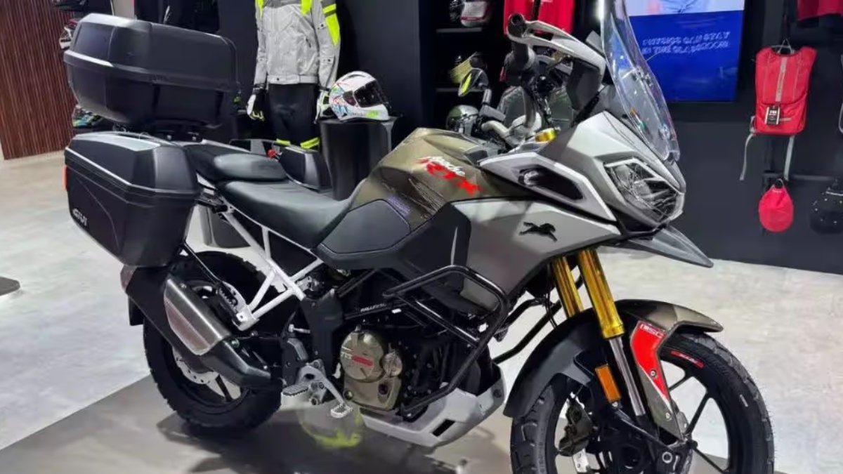 TVS Apache RTX 300